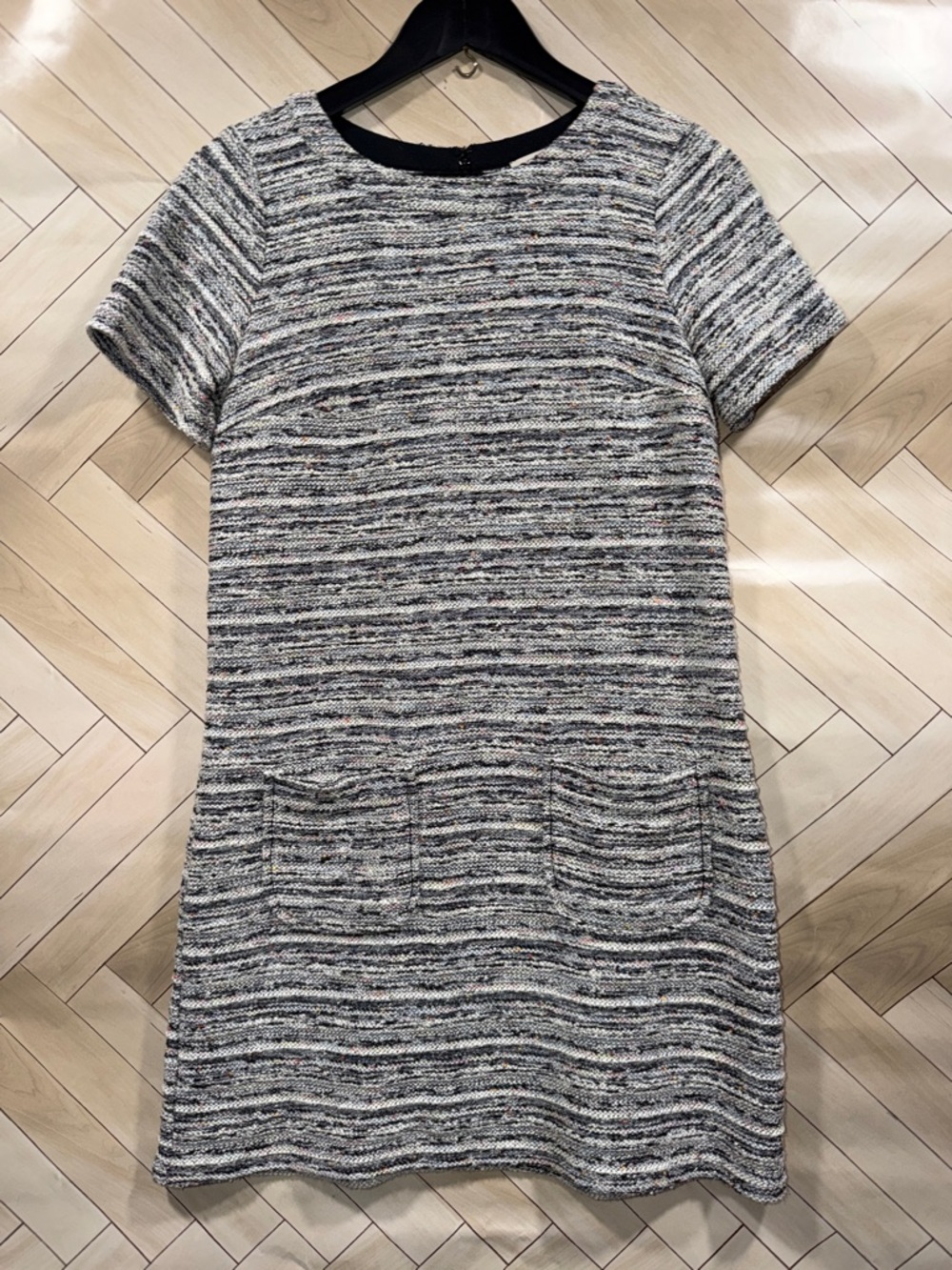The loft Textured Short-Sleeve Tweed Shift Dress in Mixed Gray small